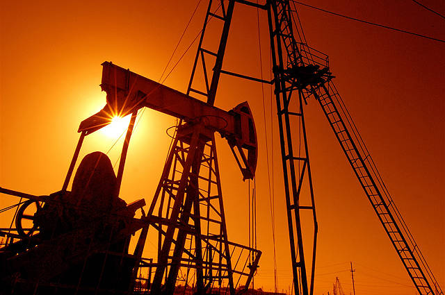 Пять главных причин снижения цен на нефть