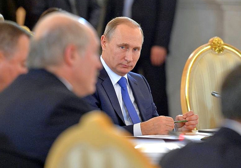 Владимир Путин принимает участие в заседании Совета ЕЭС