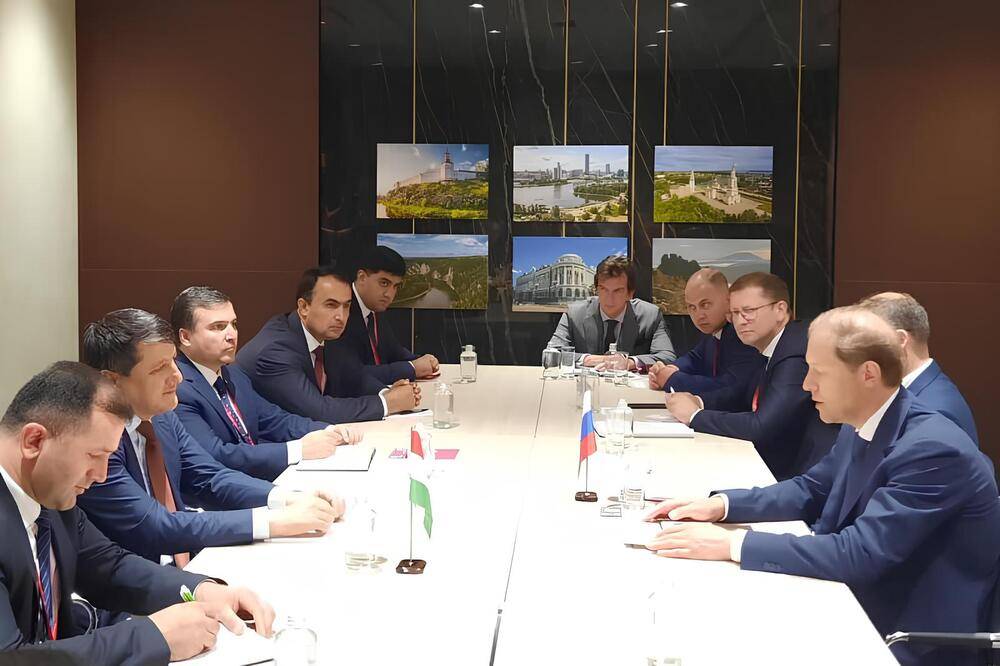 Таджикистан предложил России поучаствовать в создании технопарков