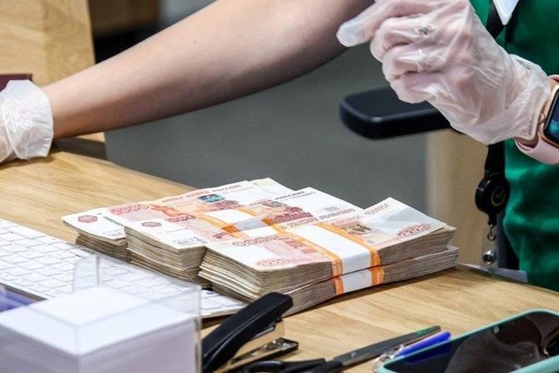 Владельцы банковских вкладов в России столкнутся с новым налогом