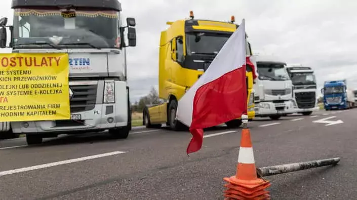 Польша нанесла Киеву очередной экономический «удар в спину»