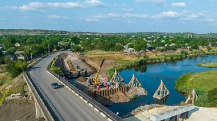 Новая Россия строит мосты, решает проблемы с водой и запускает заводы