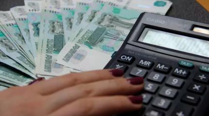 Разница зарплат мужчин и женщин в России достигла максимума за 13 лет