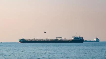 Танкеры теневого флота сбрасывают нефть в море у побережья Европы