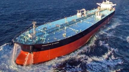 Полный эстонской нефти танкер провела мимо России целая флотилия Полный эстонской нефти танкер провела мимо России целая флотилия