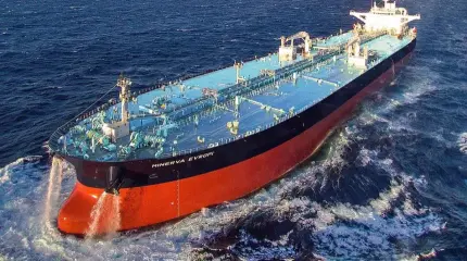 Полный эстонской нефти танкер провела мимо России целая флотилия Полный эстонской нефти танкер провела мимо России целая флотилия