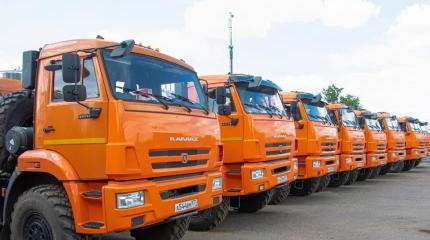 Новая Россия: в Донецк прибыли первые 33 оранжевых КамАЗа-водовоза