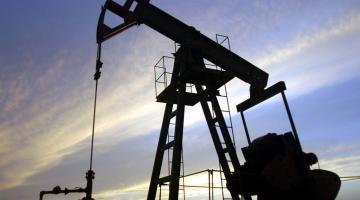 Нефть: запасы в США падают