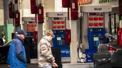 Трамп мечется, не зная, как снизить цены на американских заправках