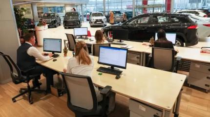 Автосалоны, теряя продажи, пошли в атаку на интернет Автосалоны, теряя продажи, пошли в атаку на интернет