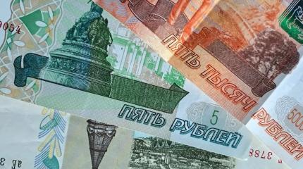 Рубль начал слабеть от сверхдоходов