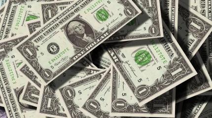 Сто рублей за доллар до конца года: мнение экономистов Сто рублей за доллар до конца года: мнение экономистов