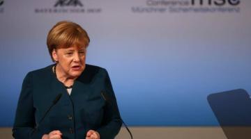 Меркель пообещала сохранить транзит российского газа через Украину