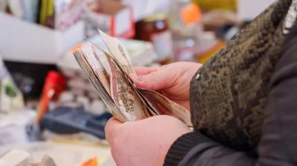 Состоятельная Россия жиреет, закредитованная — нищает