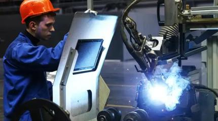 Россию пытаются избавить от нефтяной зависимости суровые генералы ВПК Россию пытаются избавить от нефтяной зависимости суровые генералы ВПК