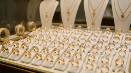 Обручальные кольца из мусора: рынок украшений завалили подделками