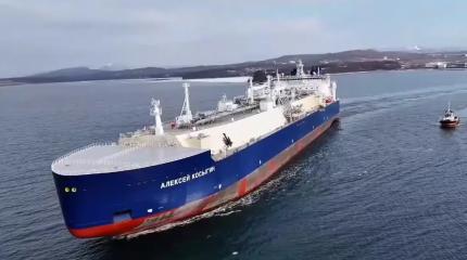 СПГ-ответ Трампу: Русский танкер против американского газа
