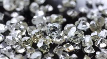 «Кровавые алмазы». Запад пытается выдавить Россию с рынка драгоценностей