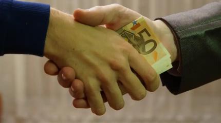 Табу на подозрительные переводы: за деньгами россиян будут пристально следить Табу на подозрительные переводы: за деньгами россиян будут пристально следить