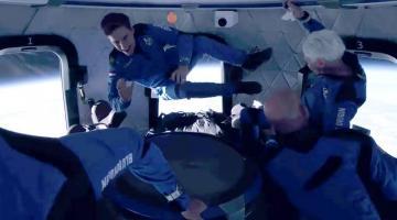 Джефф Безос показал видео из капсулы New Shepard во время полета
