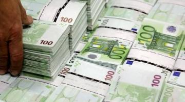 Запрет на валюту: что будет с оборотом долларов и евро в России