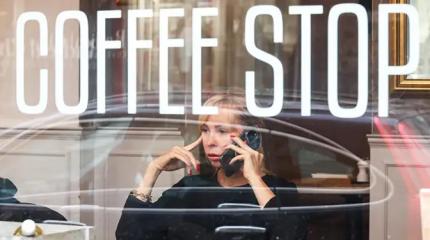 Иностранные слова приказано гнать с вывесок: последствиях для бизнеса