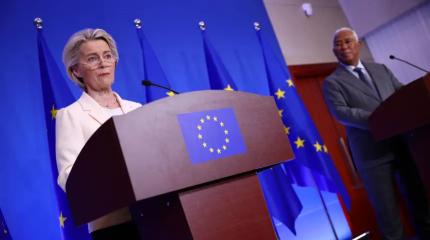 Унижение Европы: Трамп добился законного грабежа Евросоюза Унижение Европы: Трамп добился законного грабежа Евросоюза