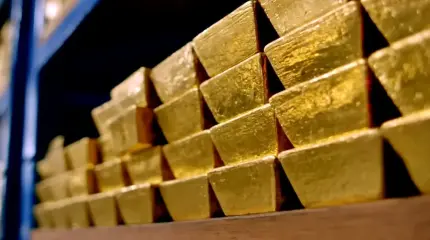 Зачем Китай тайно скупает рекордно много золота