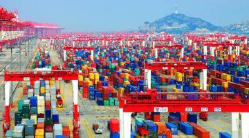 Китай берет мировую морскую торговлю под контроль