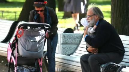 Россияне могут жить до 100 лет, но экономика против