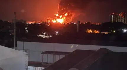 Подбиты ещё два российских НПЗ. Нефтяные воротилы не шевелятся с защитой Подбиты ещё два российских НПЗ. Нефтяные воротилы не шевелятся с защитой
