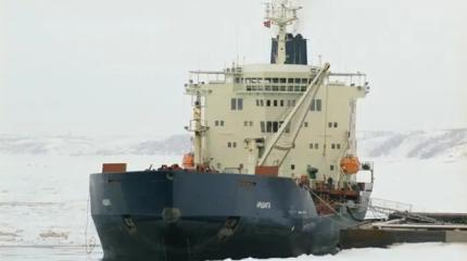 «Ормуз нам в помощь»: Нефтяной трафик по Севморпути растет