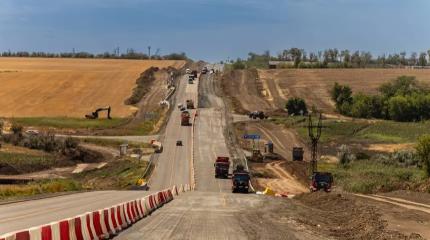 Новая Россия отмечает День воссоединения трудовыми подвигами
