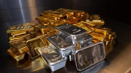 Недоверие к доллару вылилось в апокалипсис на рынке золота