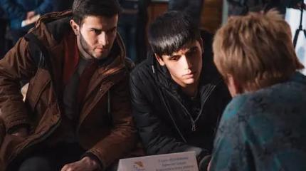 Прессинг мигрантов: Петербург и ЛО заставят иностранцев раскошелиться