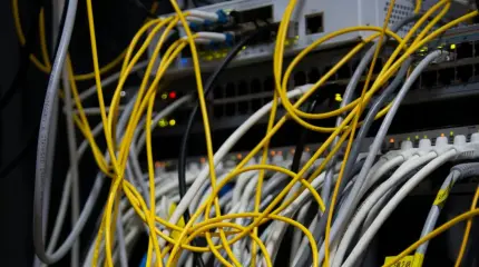 «Нельзя купить поесть»: отключение интернета парализовало жизнь в столице