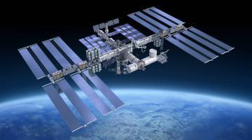 Россия спасла МКС, но в целом теряет космос