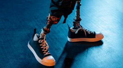 Немецкий гигант Adidas скатился до максимальных убытков