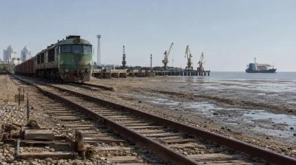 Запад настойчиво втягивает Ашхабад в проект Среднего коридора