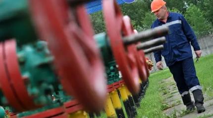 Алиев начал накачивать газом полупустые ПХГ Украины Алиев начал накачивать газом полупустые ПХГ Украины