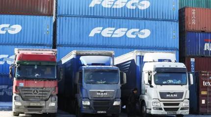 Подорожает все, от щебенки до продуктов: Фуры начали повышать тарифы