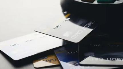 Новый удар по россиянам: лимит на банковские карты введут уже в декабре