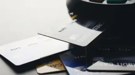 Новый удар по россиянам: лимит на банковские карты введут уже в декабре Новый удар по россиянам: лимит на банковские карты введут уже в декабре