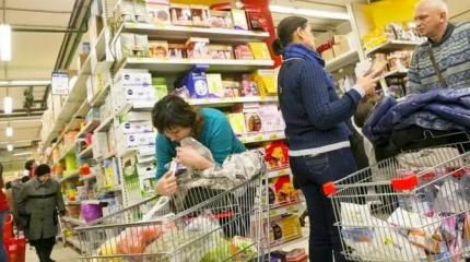 «Тревожная лампочка»: Россияне перешли в режим тотальной экономии на всем