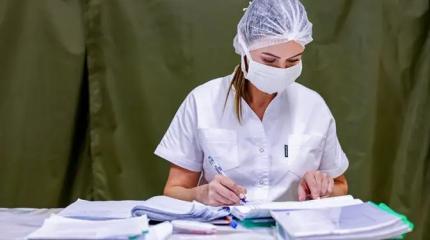 Острейший дефицит врачей в России породил неожиданную форму работы