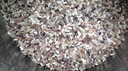 Новый источник дохода: греческие фермеры продают рис для животных на свадьбы