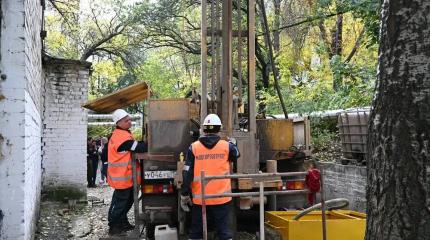 Новая Россия: в Донецке бурят скважины, Запорожскую АЭС ремонтируют