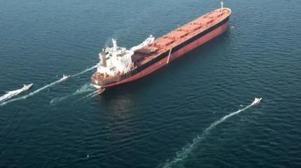 Ормузский пролив: 20 тысяч моряков из разных стран заблокированы в море