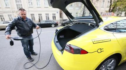 Депутаты ждут Tesla с зелёным огоньком в России