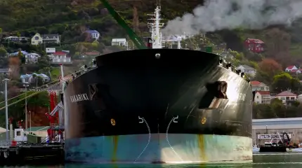 Новогодняя распродажа: цена российской нефти упала до 35 долларов